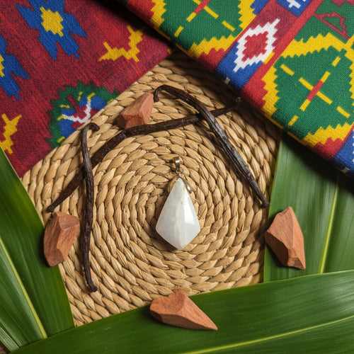 Calcite bleue de Madagascar, pendentif qualité AA+