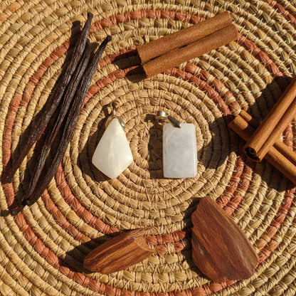 Calcite bleue de Madagascar, pendentif qualité AA+