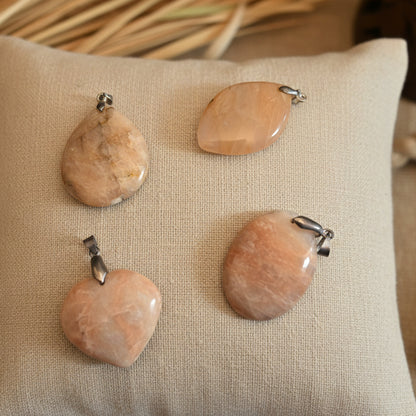 Pierre de Lune Pêche, pendentif forme libre qualité AA+