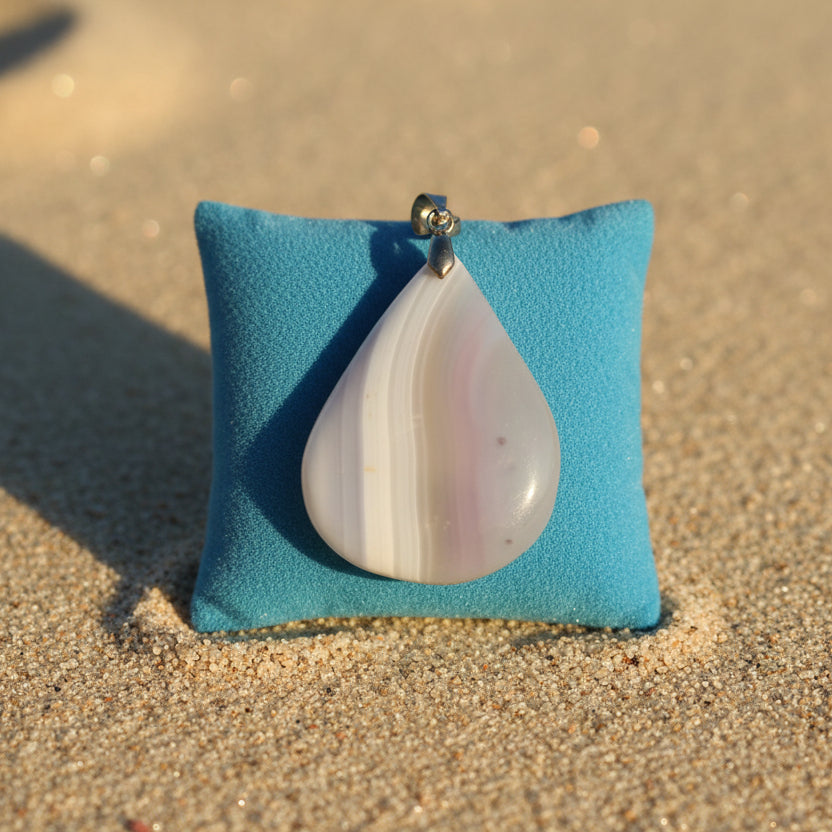 Agate rubanée extra Madagascar, pendentif 43x32mm qualité AAA