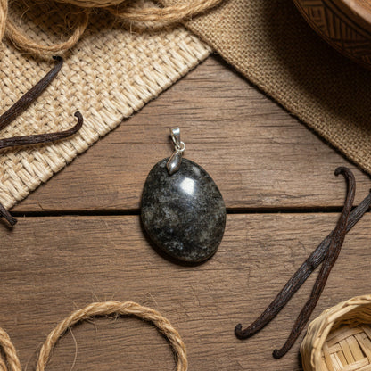 Pierre de lune noire de Madagascar, pendentif qualité AAA
