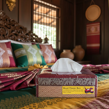 Boite à mouchoirs artisanale, roseaux et tissus provenance Nord Thailande