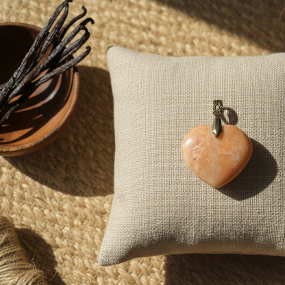Pierre de Lune Pêche, pendentif forme libre qualité AA+