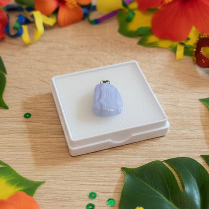 Calcédoine, pendentifs d'exception de qualité AAA+