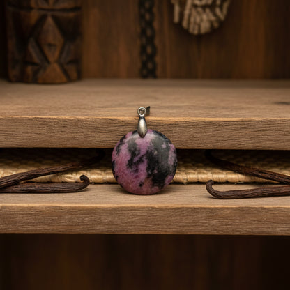 Rhodonite, pendentif forme libre qualité AA+