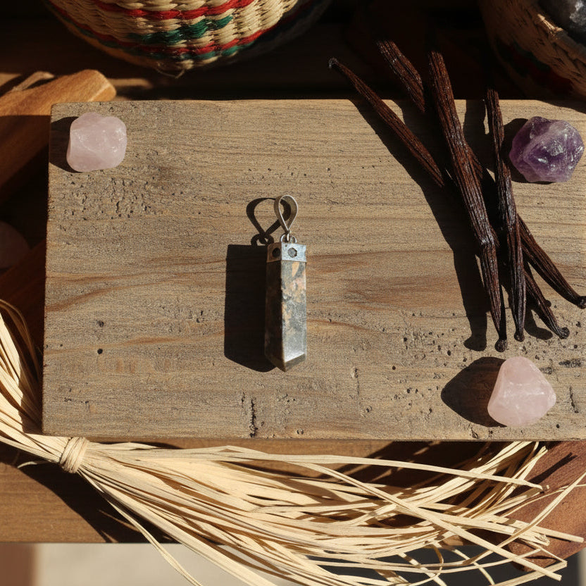 Rhodonite, pendentif forme libre bélière argent AA+