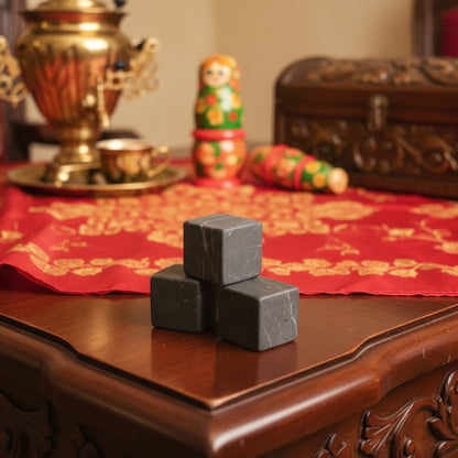 Shungite, Cubes de purification ou glaçon 20x20mm, Russie AAA.