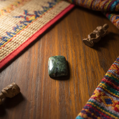 Chrysoprase Madagascar, pendentif ovale qualité AA+