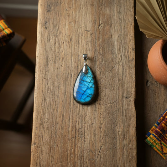 Labradorite, pendentif forme libre qualité AAA