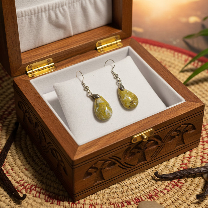 Boucles d'Oreilles en Opale verte de Madagascar